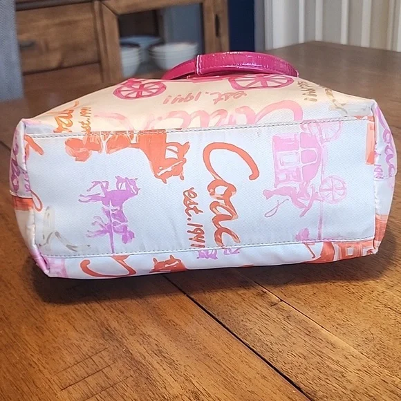 Coach Horse and Carriage Pink 1941 Shoulder Bag - Picture 5 of 16